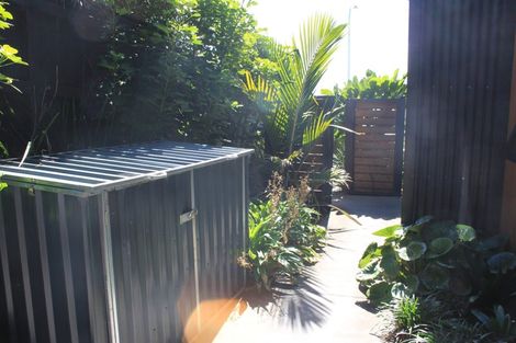 Photo of property in 14 Hamblyn Street, Strandon, New Plymouth, 4312