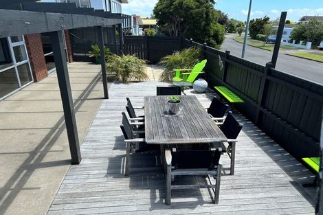 Photo of property in 23 Truby King Street, Merrilands, New Plymouth, 4312