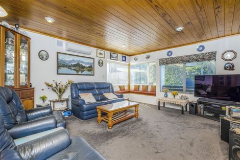 Photo of property in 63 Howard Road, Orere Point, Papakura, 2585