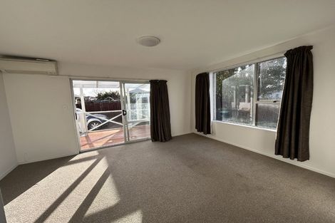 Photo of property in 2/202 Sawyers Arms Road, Bishopdale, Christchurch, 8053