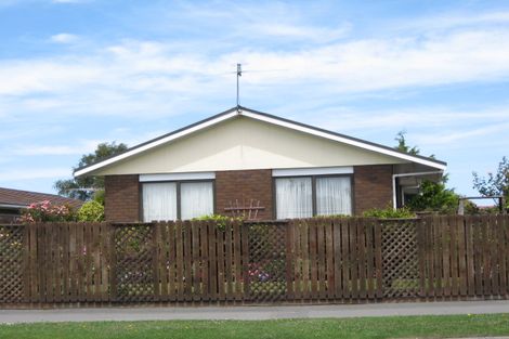 Photo of property in 2/108 Breezes Road, Avondale, Christchurch, 8061