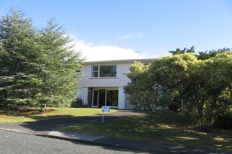 Photo of property in 13 Raymond Terrace, Northcote, Auckland, 0627