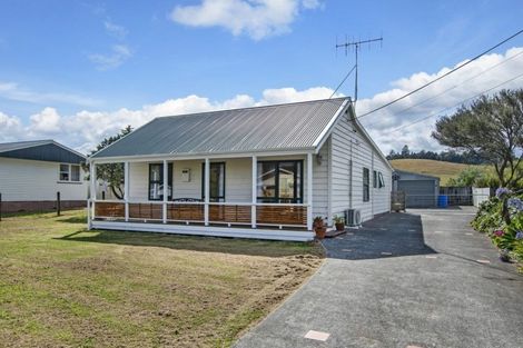 Photo of property in 56 Valley Road, Hikurangi, 0114