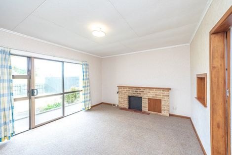 Photo of property in 2 Arawa Place, Castlecliff, Whanganui, 4501