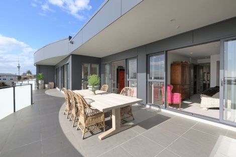 Photo of property in The Mews, 24/8 Basque Road, Eden Terrace, Auckland, 1021