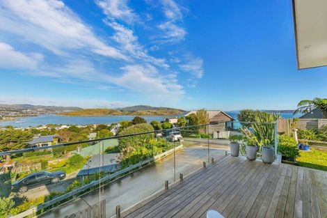 Photo of property in 8 The Track, Plimmerton, Porirua, 5026