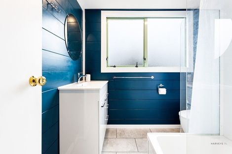 Photo of property in 9a Madigan Place, Glendene, Auckland, 0602