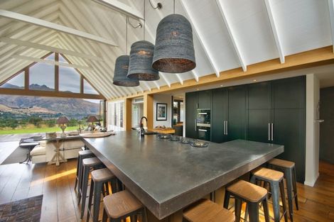 Photo of property in 397 Arrowtown-lake Hayes Road, Arrowtown, 9371