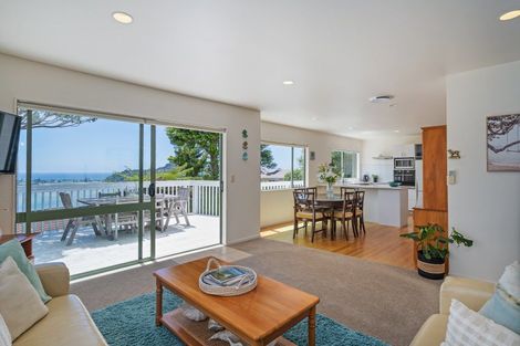 Photo of property in 2 Tairua Heights, Tairua, 3508