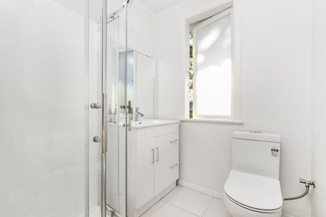 Photo of property in 90 Kelman Road, Kelston, Auckland, 0602