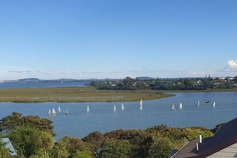 Photo of property in 17a Constable Lane, West Harbour, Auckland, 0618