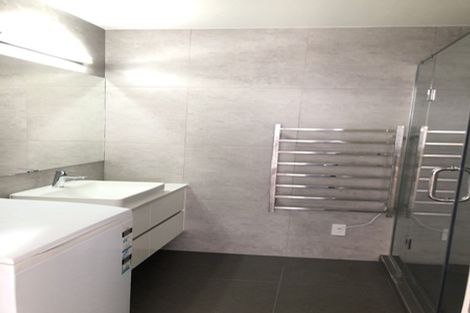 Photo of property in 9 Para Close, Fairview Heights, Auckland, 0632