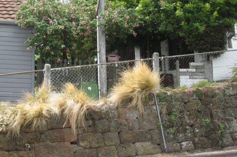 Photo of property in 6 Ripon Street, Lyttelton, 8082