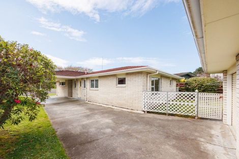 Photo of property in 16 Cecil Place, Cloverlea, Palmerston North, 4412