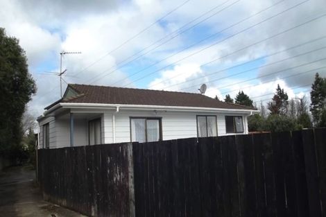 Photo of property in 71 Chichester Drive, Rosehill, Papakura, 2113