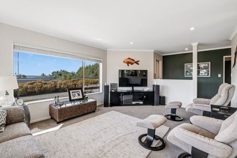 Photo of property in 7 Omana Avenue, Shelly Beach, Helensville, 0874