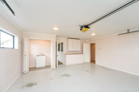 Photo of property in 28 Cedar Crescent, Feilding, 4702