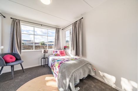 Photo of property in 25 Poole Street, Taita, Lower Hutt, 5011