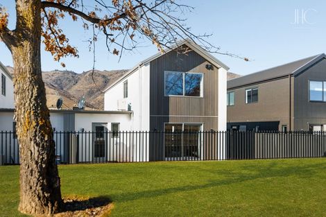 Photo of property in 30 Woods Crescent, Cromwell, 9310