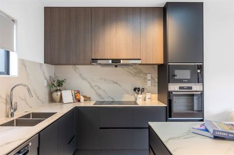 Photo of property in 40e Evelyn Place, Hillcrest, Auckland, 0627