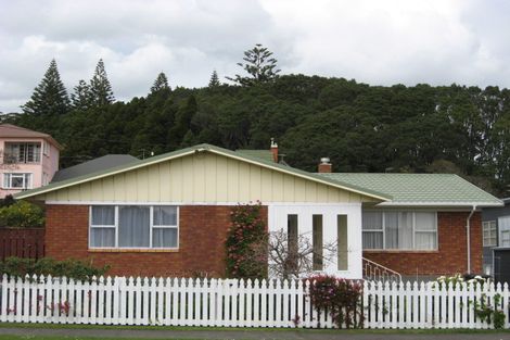 Photo of property in 36 Gilbert Street, New Plymouth, 4310