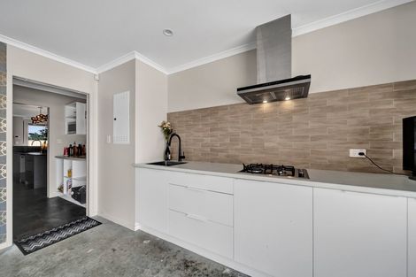 Photo of property in 33 Honeyfield Drive, Whalers Gate, New Plymouth, 4310