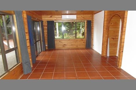 Photo of property in 554 Scenic Drive, Waiatarua, Auckland, 0612