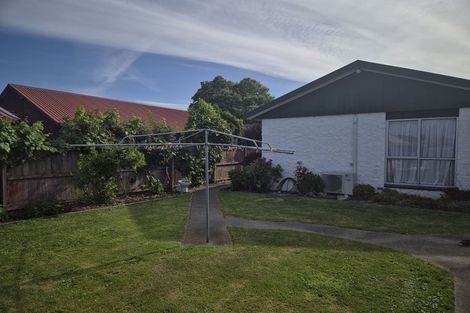 Photo of property in 73 Arcon Drive, Broomfield, Christchurch, 8042