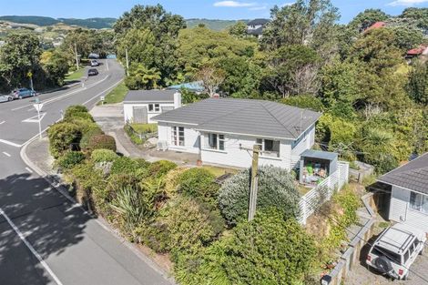 Photo of property in 41 Hampton Hill Road, Tawa, Wellington, 5028