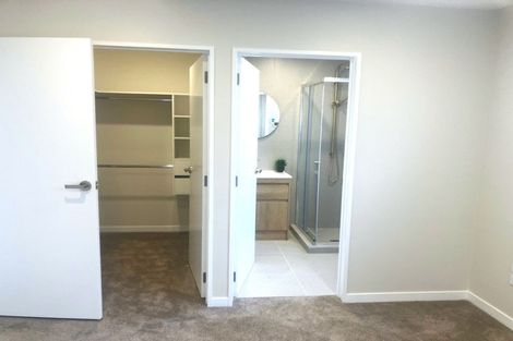 Photo of property in 49 Chamberlain Road, Massey, Auckland, 0614