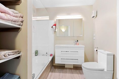 Photo of property in Pirie Street Townhouses, 20/35 Pirie Street, Mount Victoria, Wellington, 6011