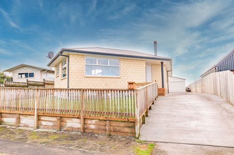 Photo of property in 98 Matai Street, Castlecliff, Whanganui, 4501