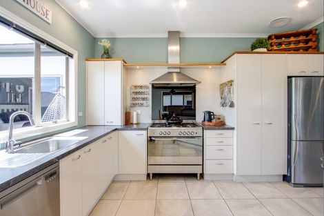 Photo of property in 19 Fairview Place, Havelock North, 4130