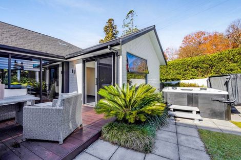 Photo of property in 14 Brooklands Road, Brooklands, New Plymouth, 4310