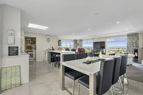 Photo of property in 32 Macdonald Heights, Feilding, 4702