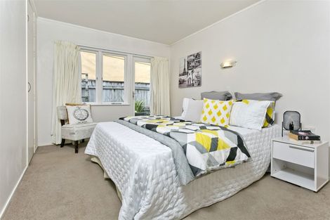 Photo of property in 2/7 Richards Avenue, Forrest Hill, Auckland, 0620