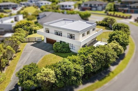 Photo of property in 39 Arahiwi Grove, Tirohanga, Lower Hutt, 5010