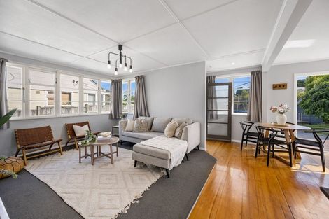 Photo of property in 32 Palmerston Road, Havelock North, 4130