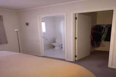 Photo of property in 1b Grainger Road, Te Atatu South, Auckland, 0610