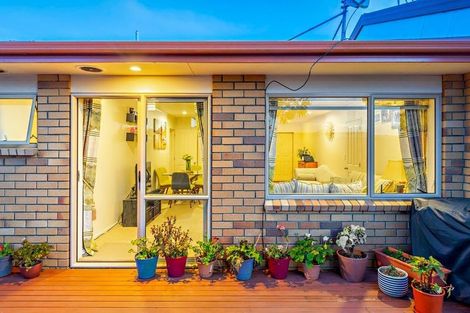 Photo of property in 17 Carlas Way, Ranui, Auckland, 0612