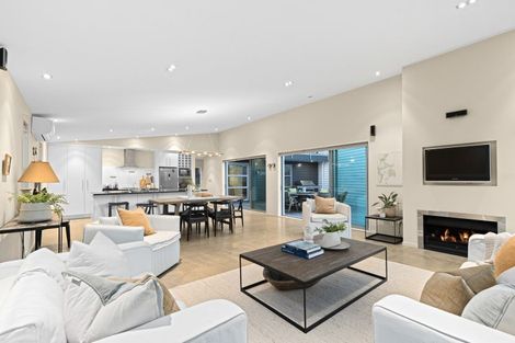 Photo of property in 47 Taumata Road, Omaha, 0986