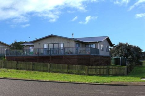 Photo of property in 5 Achilles Avenue, Waitarere Beach, Levin, 5510