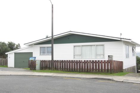 Photo of property in 54 Edgecombe Street, Newlands, Wellington, 6037