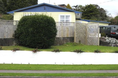 Photo of property in 27 Awanui Street, Merrilands, New Plymouth, 4312