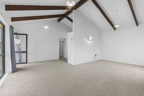 Photo of property in 4 Mayfair Place, Westown, New Plymouth, 4310