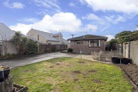 Photo of property in 54 Marine Parade, North New Brighton, Christchurch, 8083