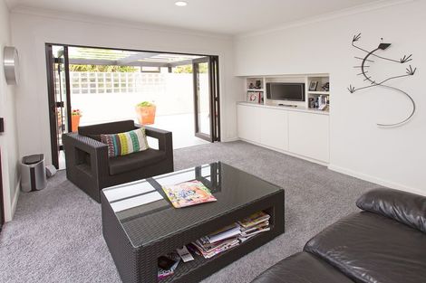 Photo of property in 201 Vipond Road, Stanmore Bay, Whangaparaoa, 0932