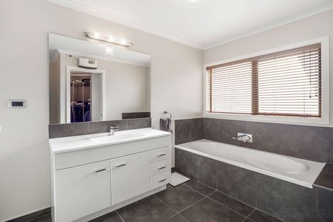 Photo of property in 10 Hardacre Place, Omarama, 9412