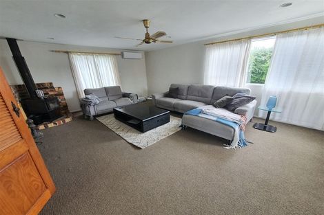 Photo of property in 17 Bodi Place, Te Atatu South, Auckland, 0610