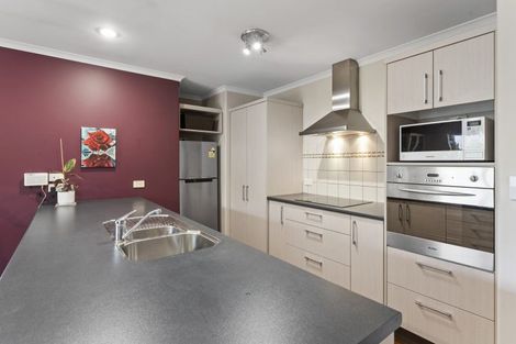 Photo of property in 9 Scarlet Lane, Redwood, Christchurch, 8051